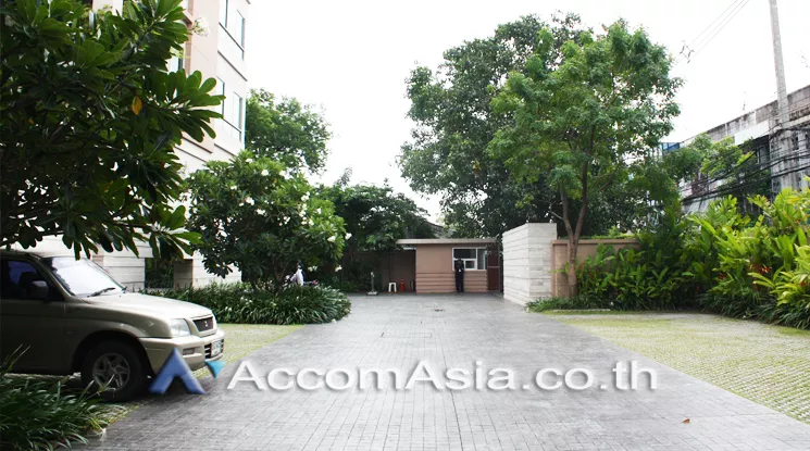  3 br Condominium for rent and sale in Sathorn ,Bangkok BRT Thanon Chan at The Lofts Yennakart AA19485