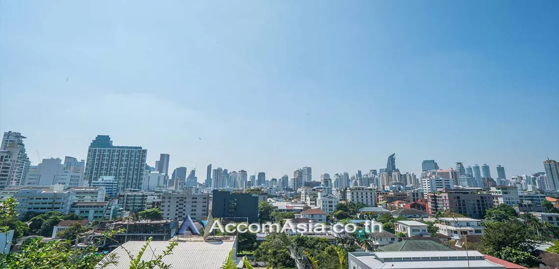  3 br Apartment For Rent in Sukhumvit ,Bangkok BTS Thong Lo at Ideal for family living and pet lover 18566