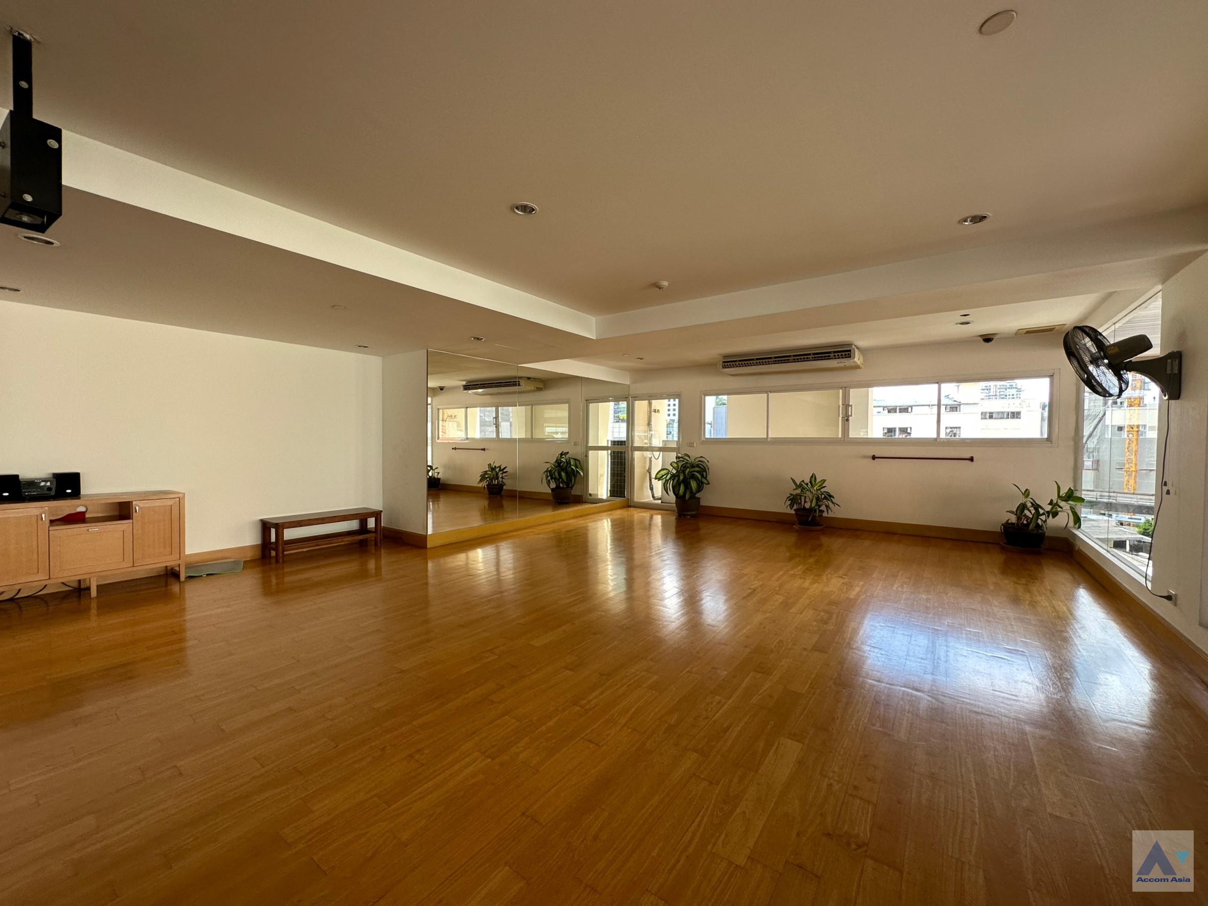  3 br Apartment For Rent in Sukhumvit ,Bangkok BTS Phrom Phong at High-quality facility 13002148