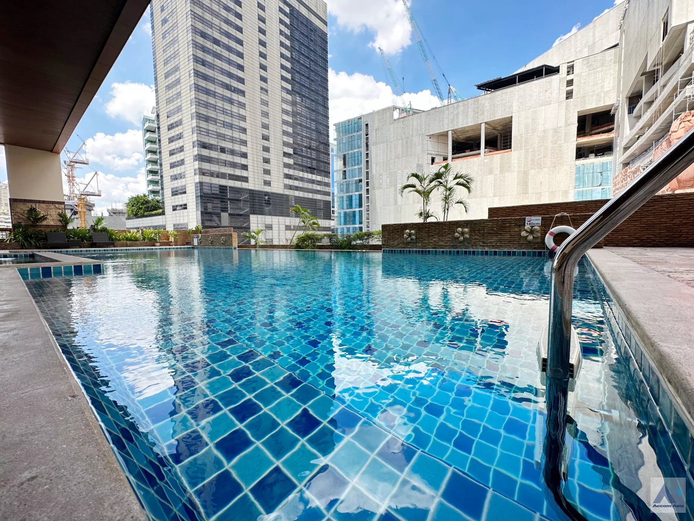  3 br Apartment For Rent in Sukhumvit ,Bangkok BTS Phrom Phong at High-quality facility AA38745