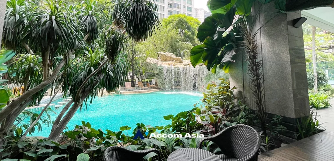  3 br Condominium For Sale in Ploenchit ,Bangkok BTS Chitlom at The Park Chidlom AA34870