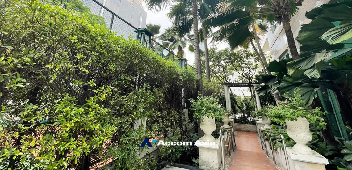  3 br Condominium For Rent in Ploenchit ,Bangkok BTS Chitlom at The Park Chidlom AA17468