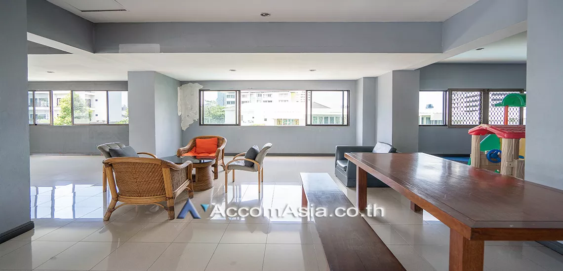  2 br Apartment For Rent in Sukhumvit ,Bangkok BTS Phrom Phong at Exudes classic comfort AA30272