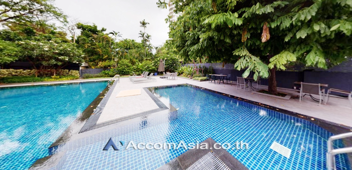  4 br Apartment for rent and sale in Sathorn ,Bangkok BTS Chong Nonsi at Cozy Low-Rise Apartment in a Premium Compound 1411704