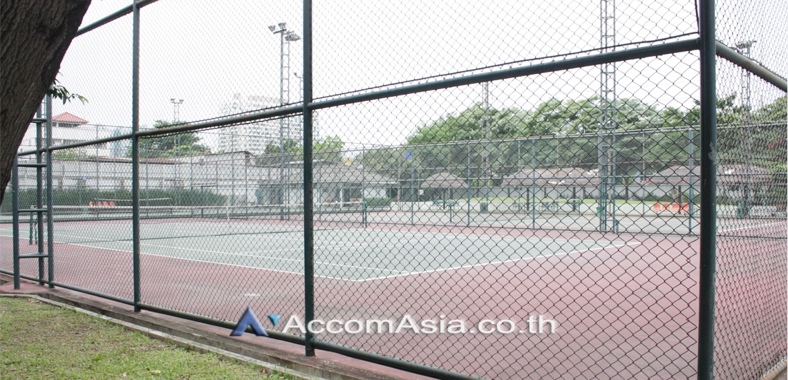  4 br Apartment for rent and sale in Sathorn ,Bangkok BTS Chong Nonsi at Cozy Low-Rise Apartment in a Premium Compound 1411704