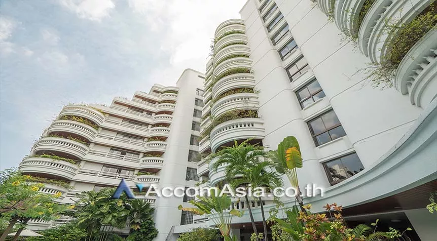  3 br Apartment For Rent in Sathorn ,Bangkok BTS Chong Nonsi at Kids Friendly Space AA26136