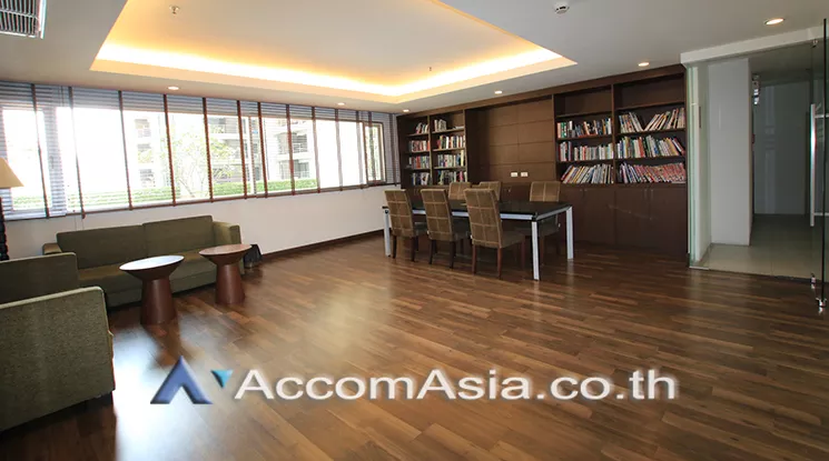  1 Bedroom  Condominium For Rent in Ploenchit, Bangkok  near BTS Ratchadamri (AA10132)