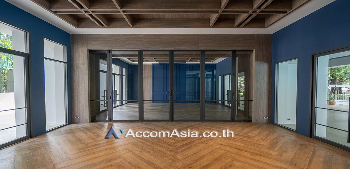  4 br Apartment For Rent in Sukhumvit ,Bangkok BTS Asok - MRT Sukhumvit at Newly renovated modern style living place AA19603