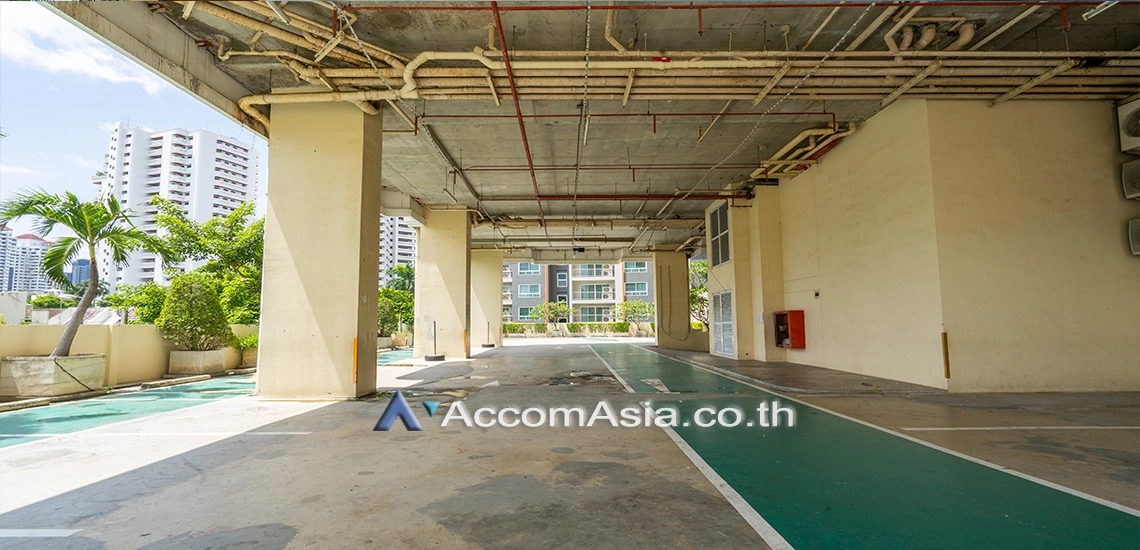  3 br Apartment For Rent in Sukhumvit ,Bangkok BTS Phrom Phong at Fully Furnished Suites AA37076