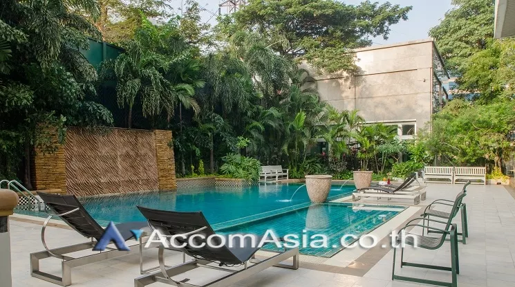 Duplex Condo, Penthouse |  4 Bedrooms  Apartment For Rent in Ploenchit, Bangkok  near BTS Ploenchit (AA34018)