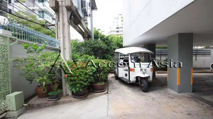  2 br Apartment For Rent in Phaholyothin ,Bangkok BTS Ari at Low rise building 1413040