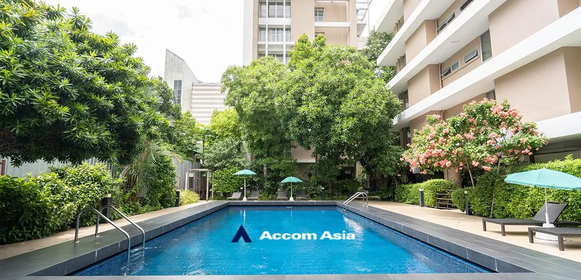  3 br Apartment For Rent in Sukhumvit ,Bangkok BTS Asok - MRT Sukhumvit at Easy to access BTS Skytrain AA40353