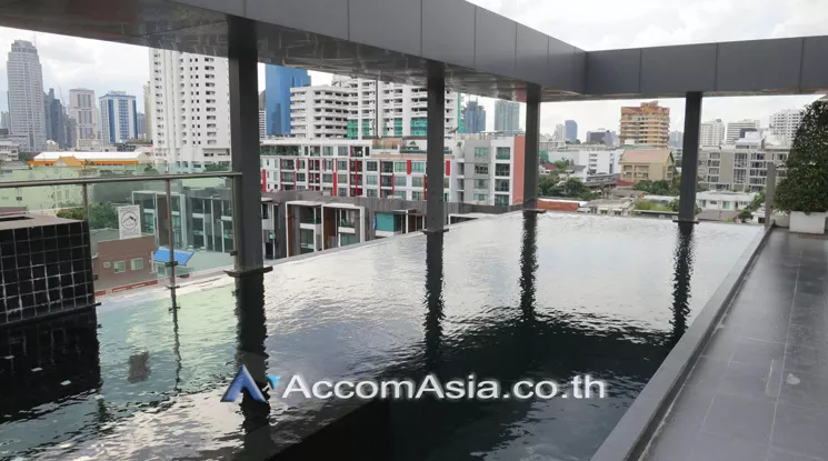  1 Bedroom  Condominium For Rent in Sukhumvit, Bangkok  near BTS Ekkamai (1517314)