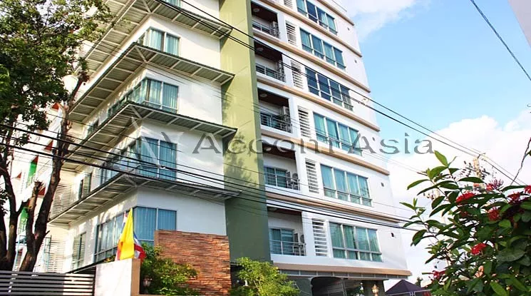  3 br Apartment For Rent in Sukhumvit ,Bangkok BTS Phra khanong at Modern Thai Decorated Style AA19656