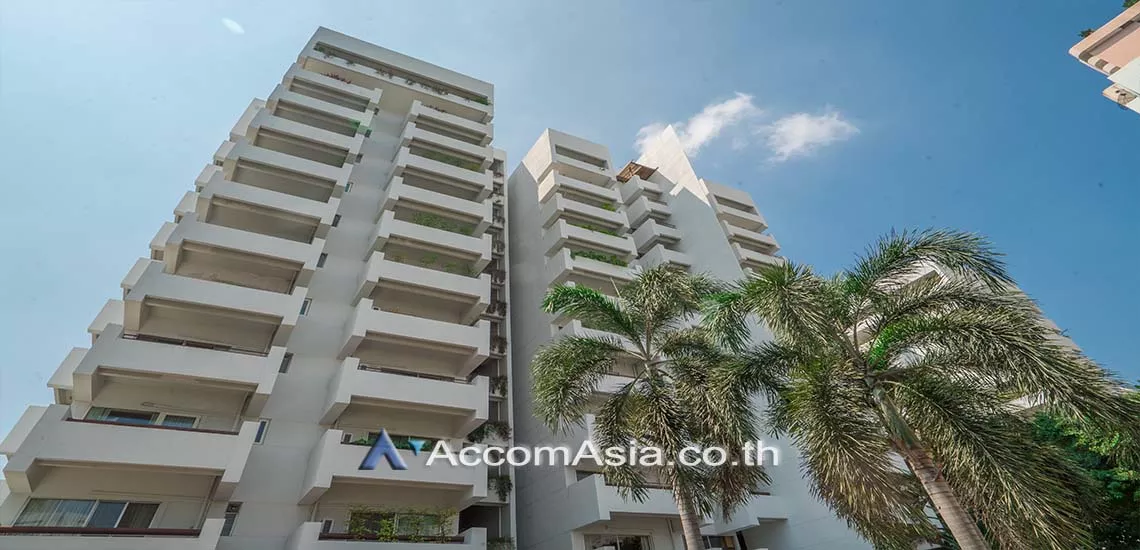  3 br Apartment For Rent in Sathorn ,Bangkok MRT Lumphini at Living with natural 10310