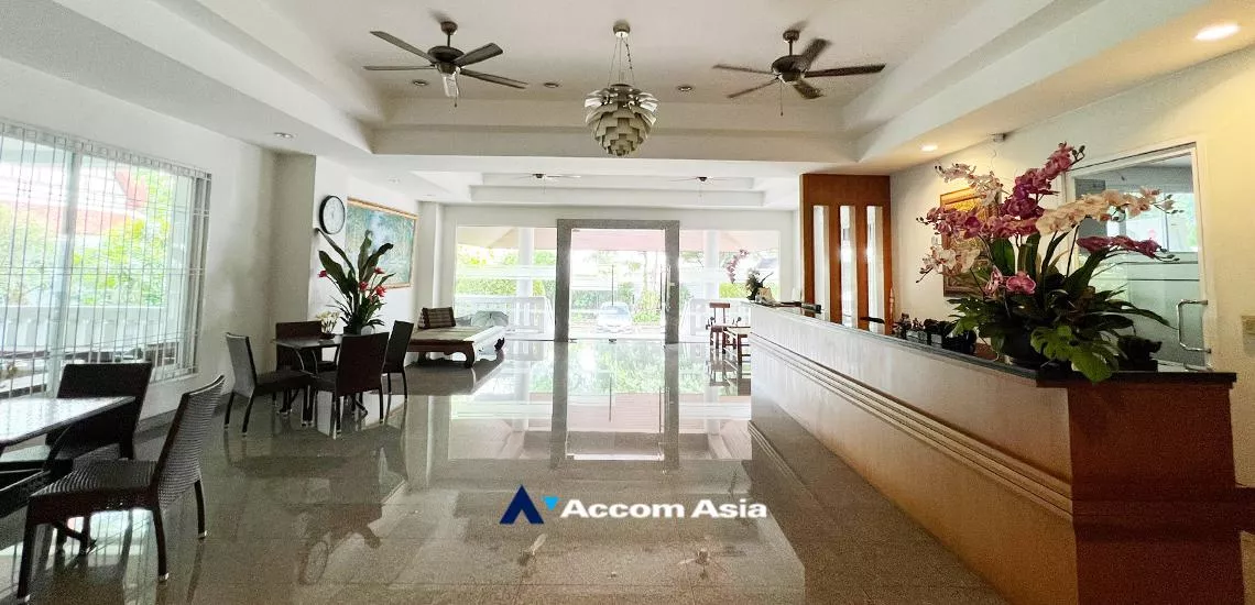  3 br Apartment For Rent in Sathorn ,Bangkok MRT Khlong Toei at Privacy One Unit per Floor 1414996