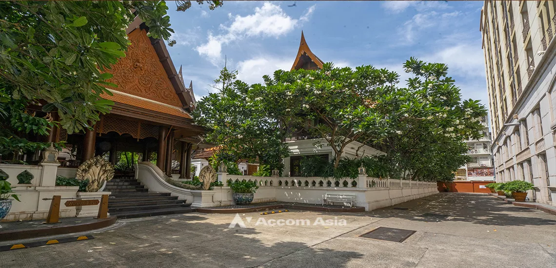 8 Unique Thai House - House - Sukhumvit - Bangkok / Accomasia