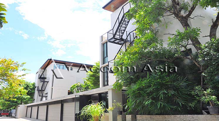  4 br House For Rent in Sukhumvit ,Bangkok BTS Ekkamai at Luxury House with private pool in Ekkamai 610267