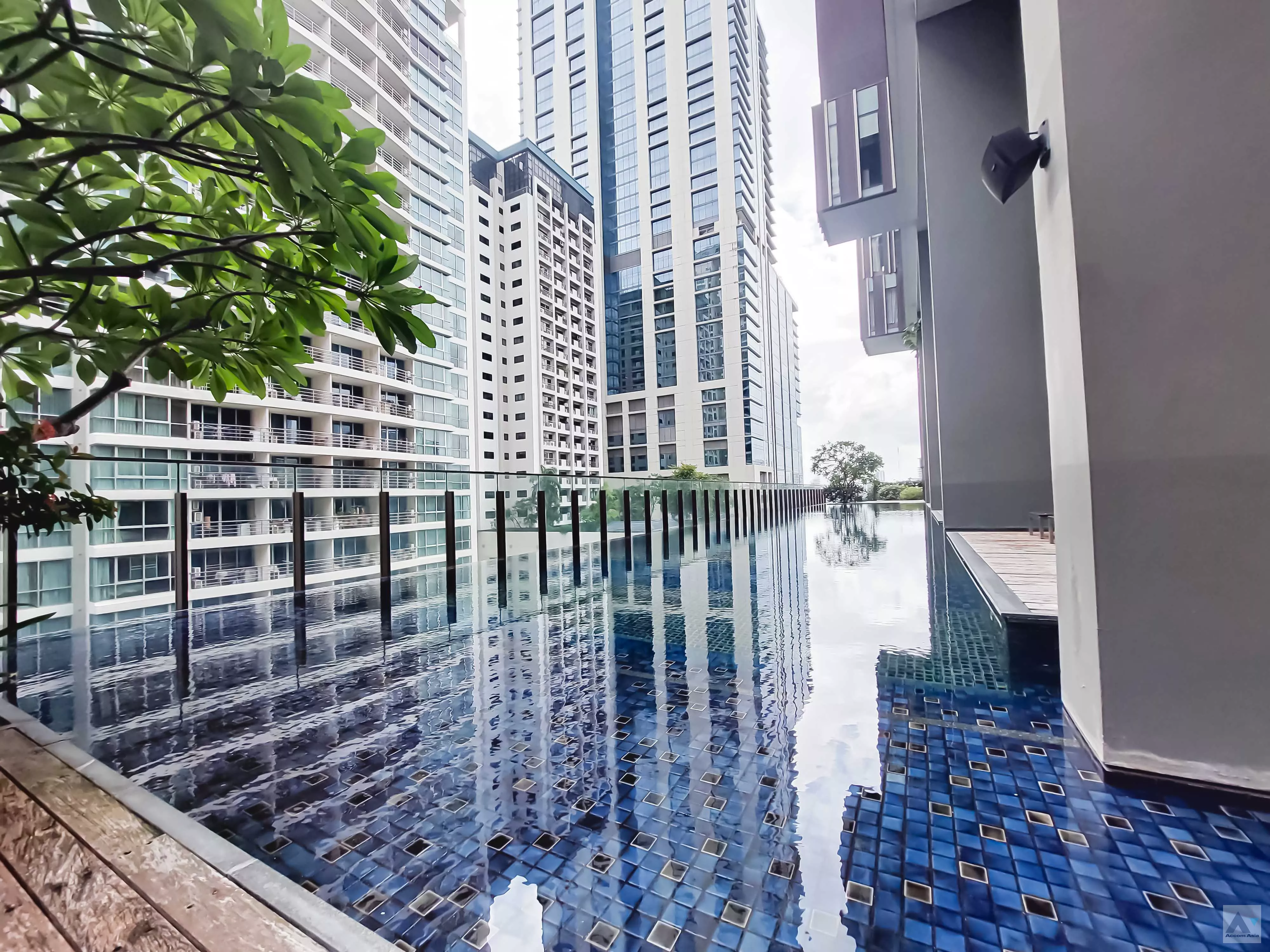  3 br Condominium For Rent in Ploenchit ,Bangkok BTS Ratchadamri at Hansar Residence AA36420
