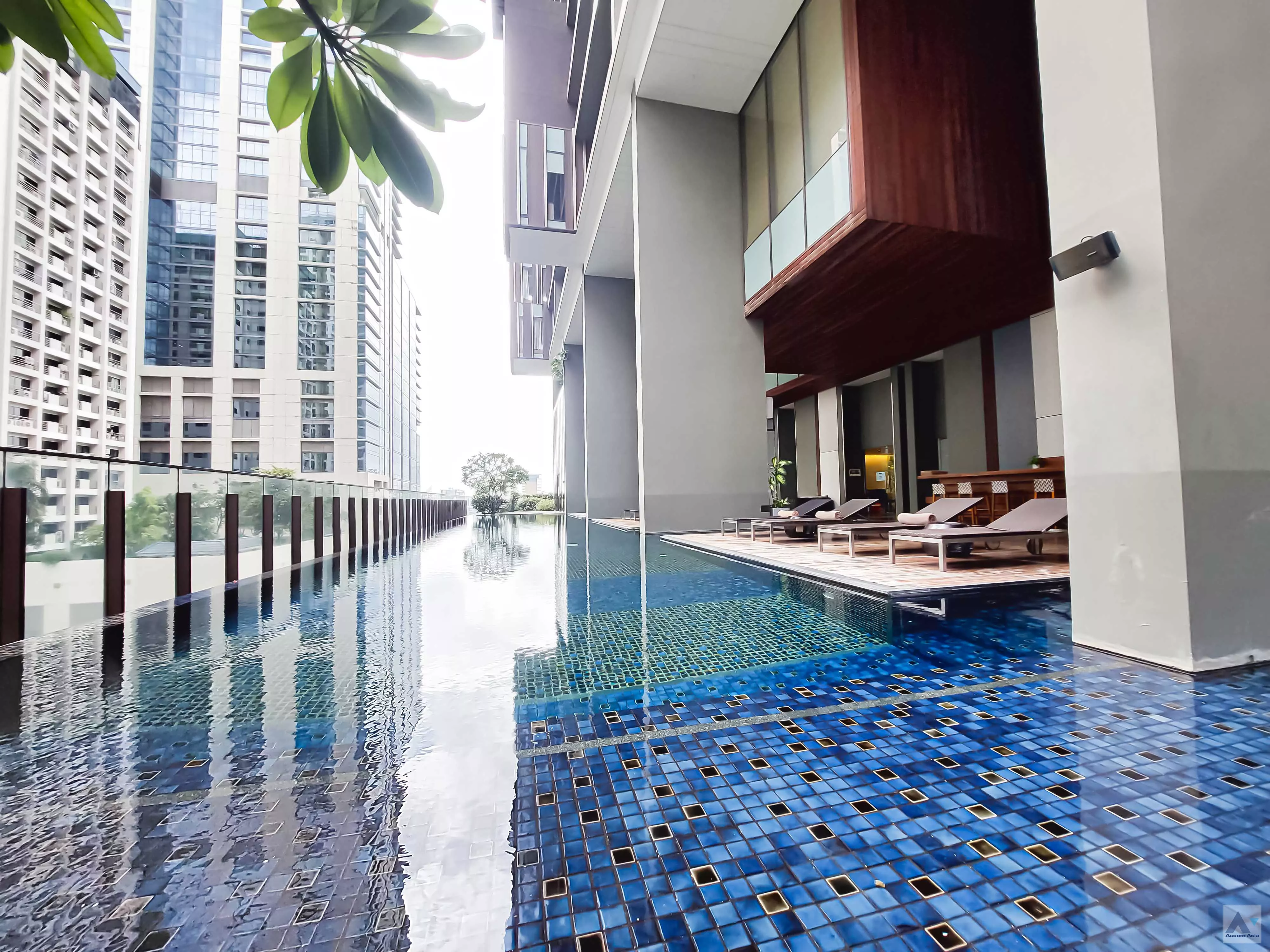  3 br Condominium For Rent in Ploenchit ,Bangkok BTS Ratchadamri at Hansar Residence AA28289