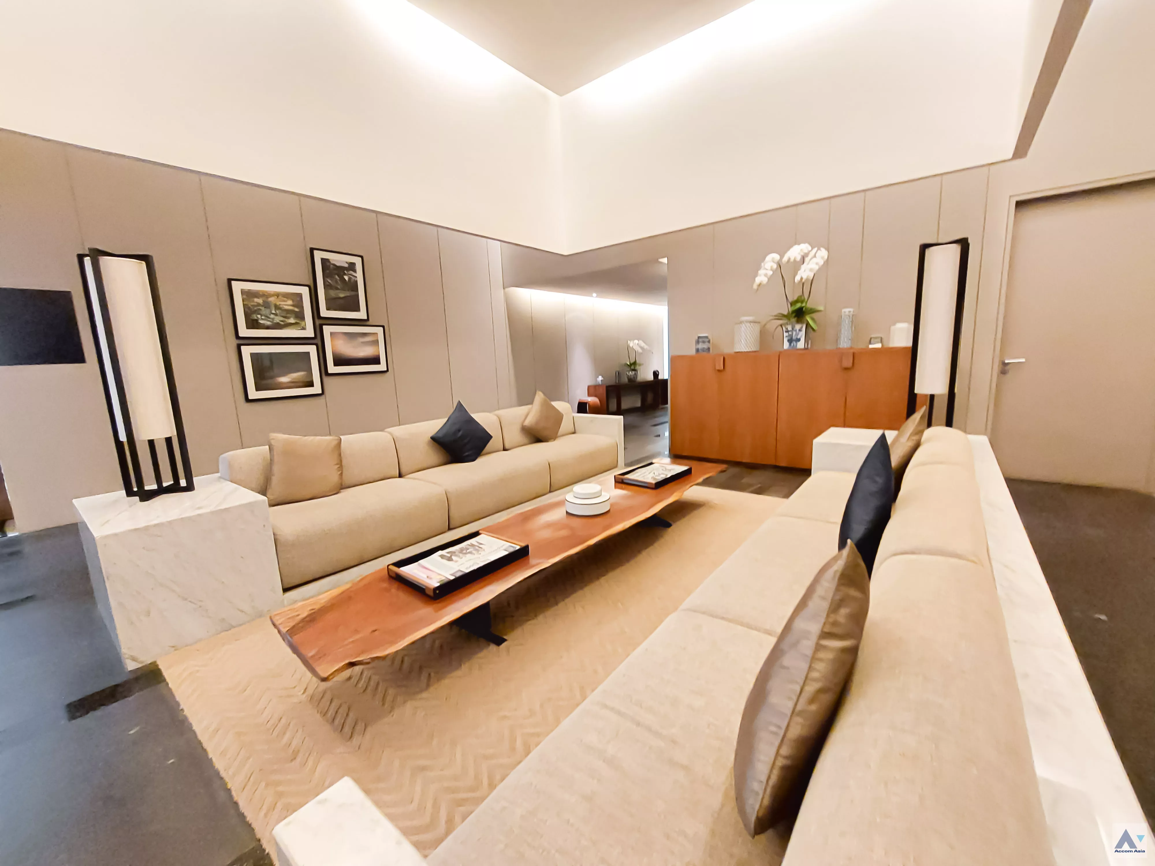  2 br Condominium For Rent in Ploenchit ,Bangkok BTS Ratchadamri at Hansar Residence AA21714