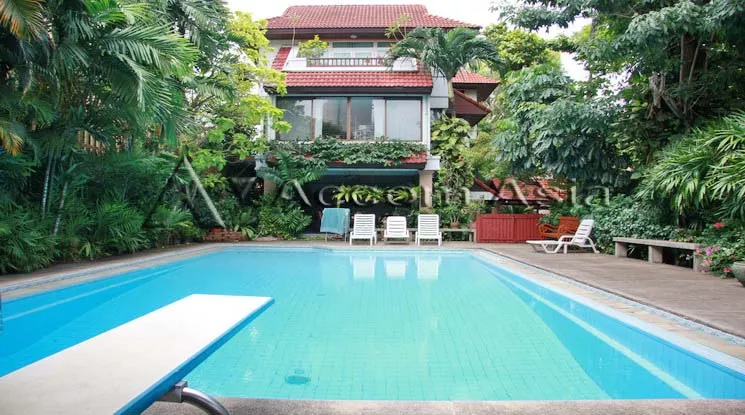  1 Private Greenery Compound - House - Sukhumvit - Bangkok / Accomasia