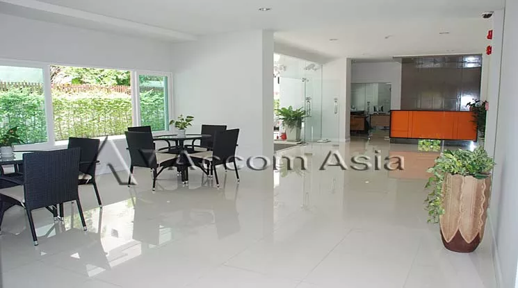  3 br Condominium For Rent in Ploenchit ,Bangkok BTS Chitlom at Tonson Court AA30021