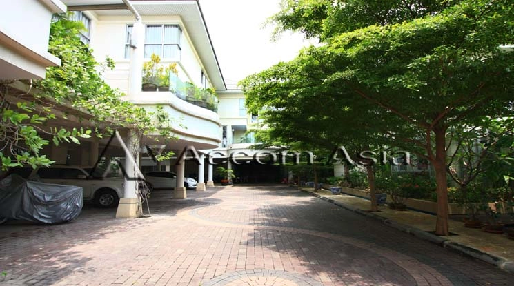  2 Homely atmosphere Compound - House - New Petchaburi - Bangkok / Accomasia