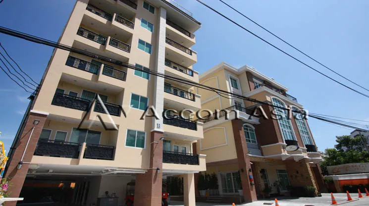 1 Bedroom  Apartment For Rent in Sukhumvit, Bangkok  near BTS Ekkamai (1417238)