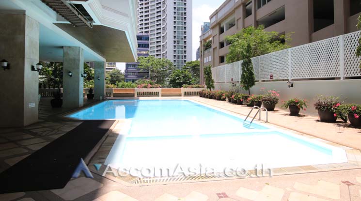  2 br Apartment For Rent in Ploenchit ,Bangkok BTS Ratchadamri at High rise and Peaceful AA17872