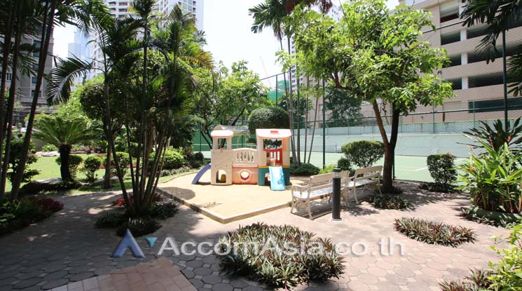 2 br Apartment For Rent in Ploenchit ,Bangkok BTS Ratchadamri at High rise and Peaceful AA33016