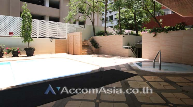  3 br Apartment for rent and sale in Ploenchit ,Bangkok BTS Ratchadamri at High rise and Peaceful AA22584