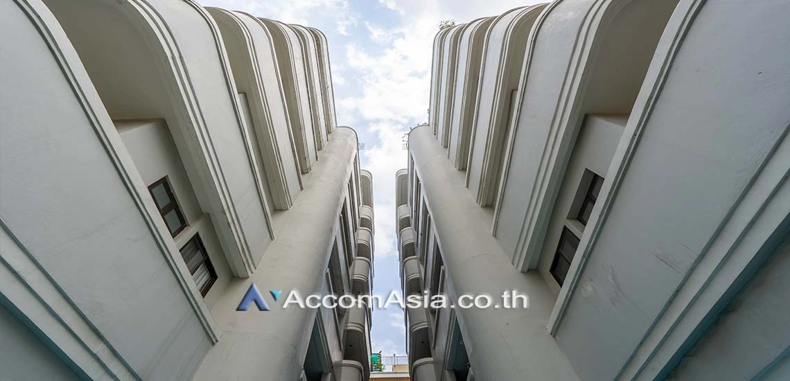  4 br Apartment for rent and sale in Sukhumvit ,Bangkok BTS Phrom Phong at 10 Mins from BTS with Shuttle Bus Service AA32215