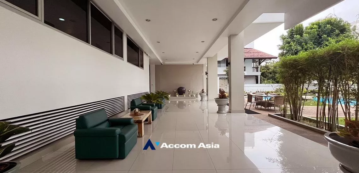 12 Stylish Low Rise Residence - Apartment - Sukhumvit - Bangkok / Accomasia