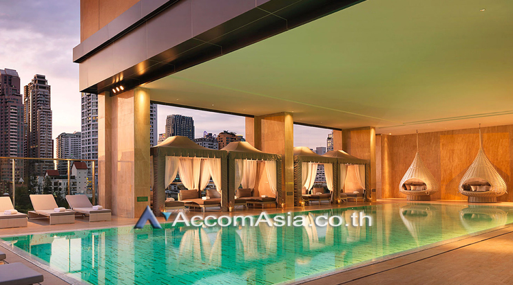  2 br Condominium For Sale in ploenchit ,Bangkok BTS Ploenchit at Oriental Residence Bangkok AA20850
