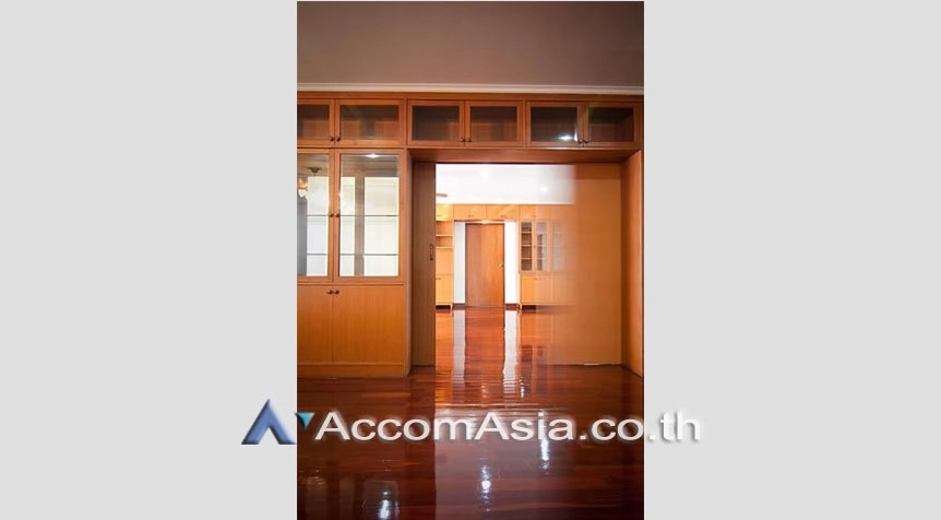  4 br Apartment For Rent in Phaholyothin ,Bangkok BTS Saphan-Kwai at Heart of Phaya Thai AA27997