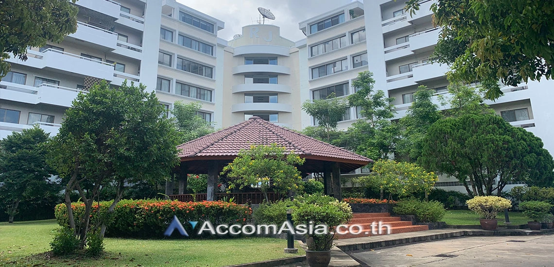  4 br Apartment For Rent in Phaholyothin ,Bangkok BTS Saphan-Kwai at Heart of Phaya Thai AA29947