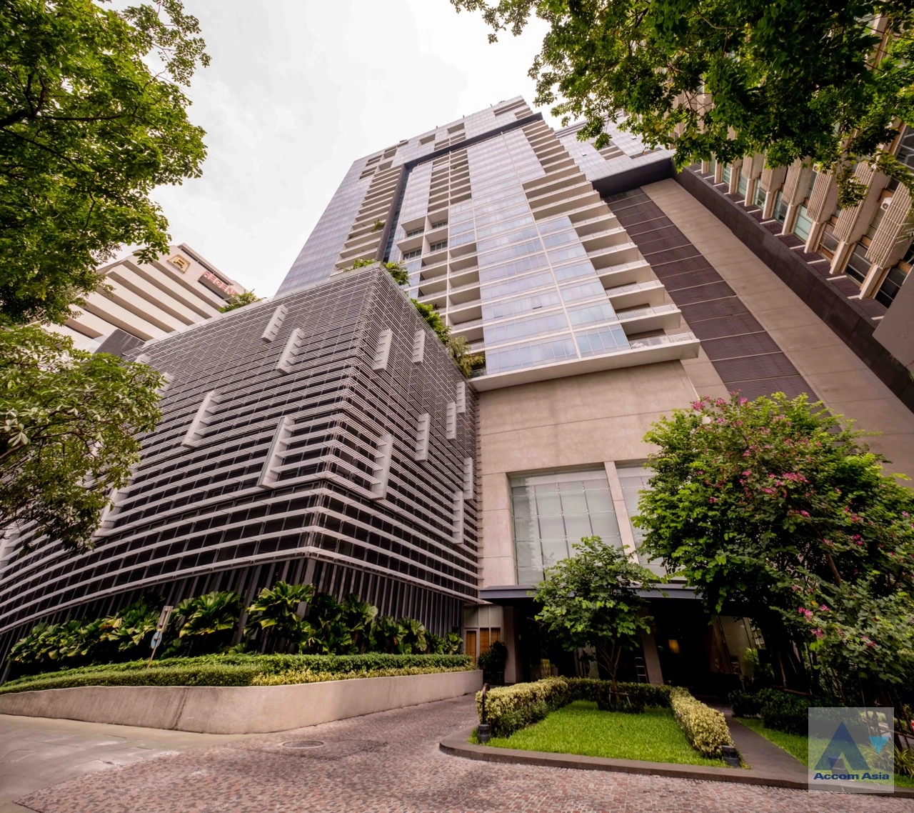  3 br Condominium For Sale in Ploenchit ,Bangkok BTS Ratchadamri at 185 Rajadamri AA37035