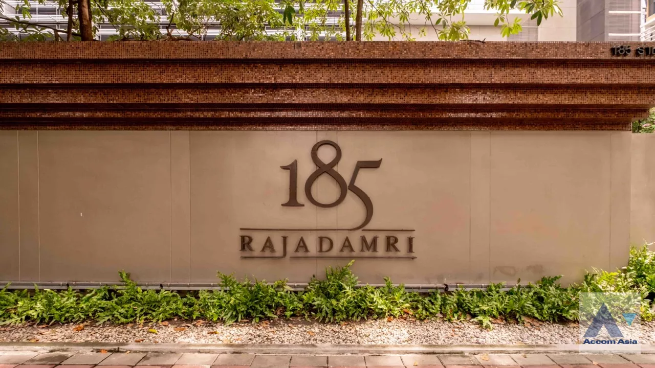  3 br Condominium For Rent in Ploenchit ,Bangkok BTS Ratchadamri at 185 Rajadamri AA18126