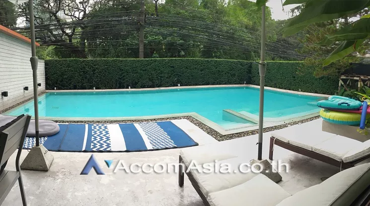  3 br Apartment For Rent in Ploenchit ,Bangkok BTS Chitlom at Low Rise And Peaceful AA22810