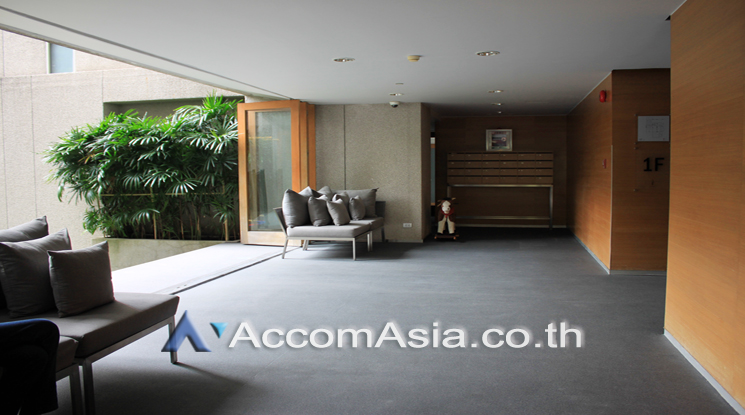  3 br Apartment for rent and sale in Ploenchit ,Bangkok BTS Chitlom at Low Rise And Peaceful AA22810