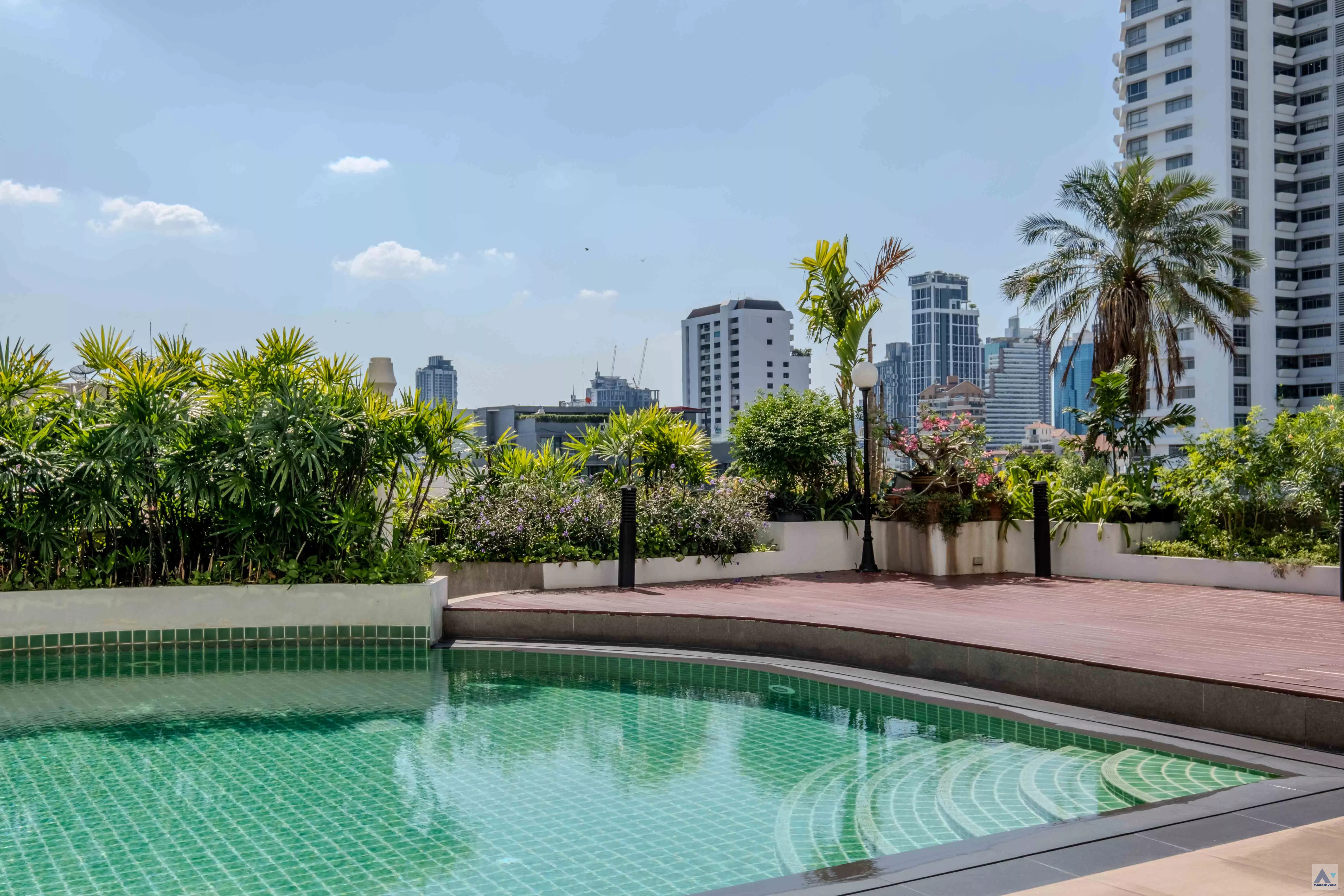  4 br Apartment For Rent in Sukhumvit ,Bangkok BTS Ekkamai at Comfort living and well service AA10707