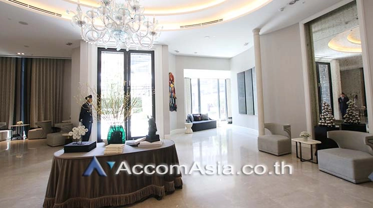  3 br Condominium For Sale in Silom ,Bangkok BTS Surasak at The Diplomat Sathorn AA38281