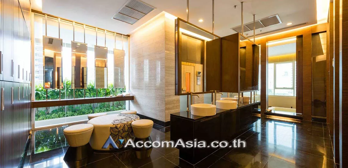  3 br Apartment For Rent in Sukhumvit ,Bangkok BTS Ekkamai at Easy access to Expressway AA30971