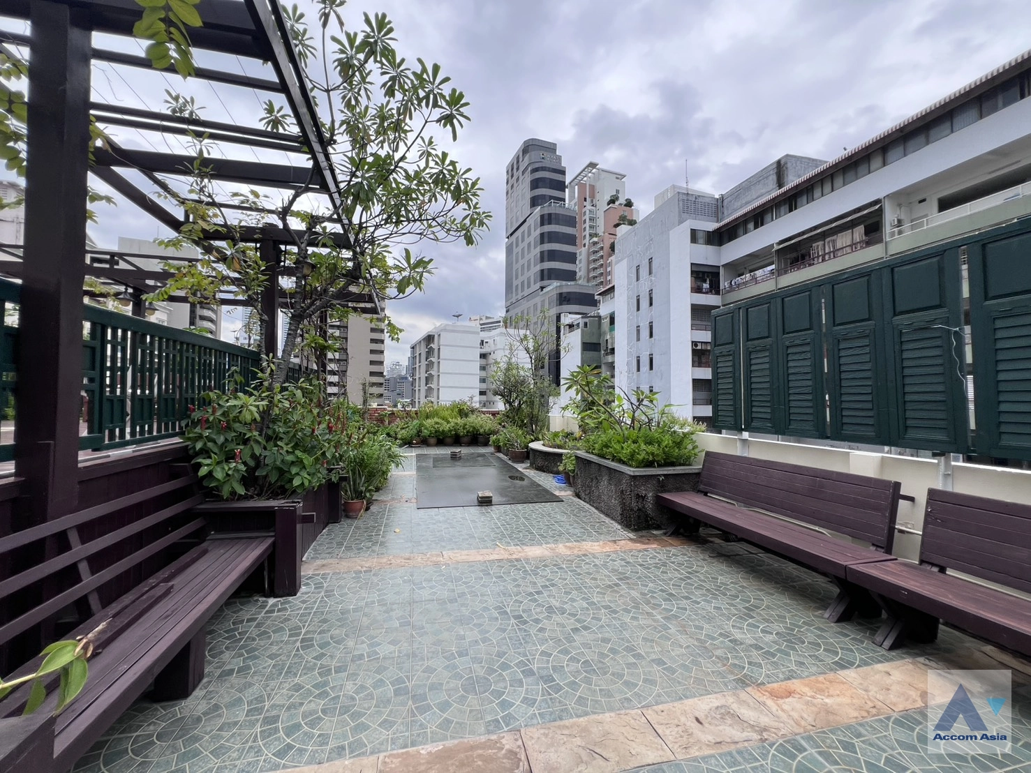  3 br Apartment for rent and sale in Sukhumvit ,Bangkok BTS Phrom Phong at Good maintained AA45046