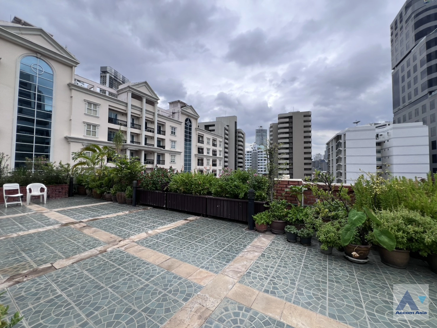  3 br Apartment for rent and sale in Sukhumvit ,Bangkok BTS Phrom Phong at Good maintained AA45046