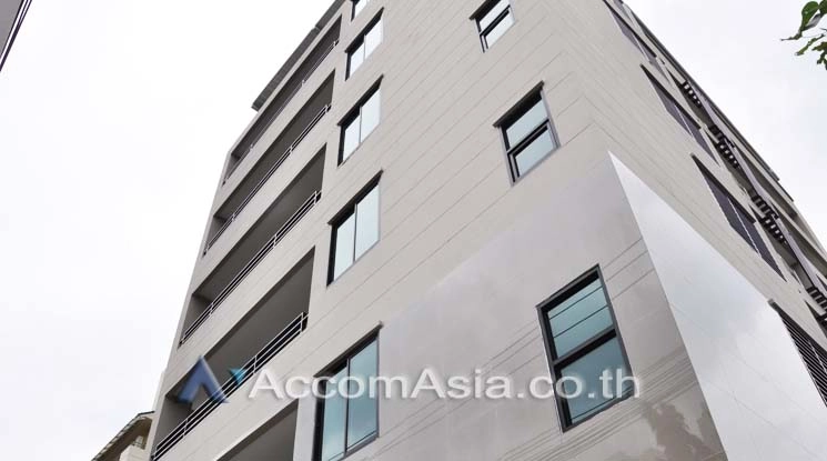  3 br Apartment For Rent in Sukhumvit ,Bangkok BTS Ekkamai at Nice Place at Ekkamai 13002305