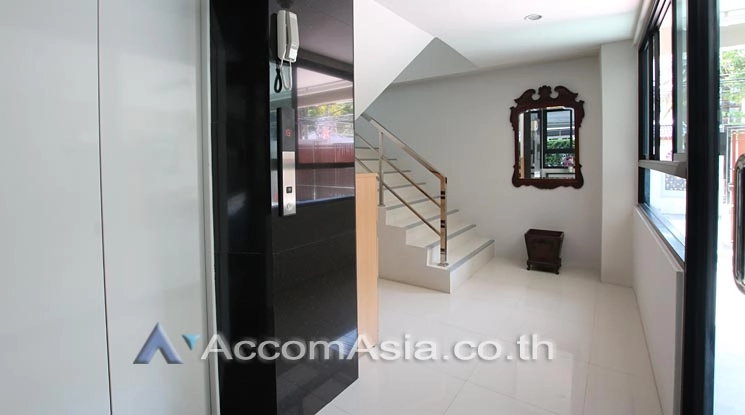  3 br Apartment For Rent in Sukhumvit ,Bangkok BTS Ekkamai at Nice Place at Ekkamai 13002303