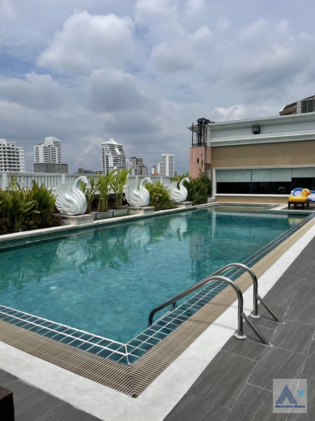  3 br Condominium For Sale in Sukhumvit ,Bangkok BTS Ekkamai at Le Nice Ekamai AA42253