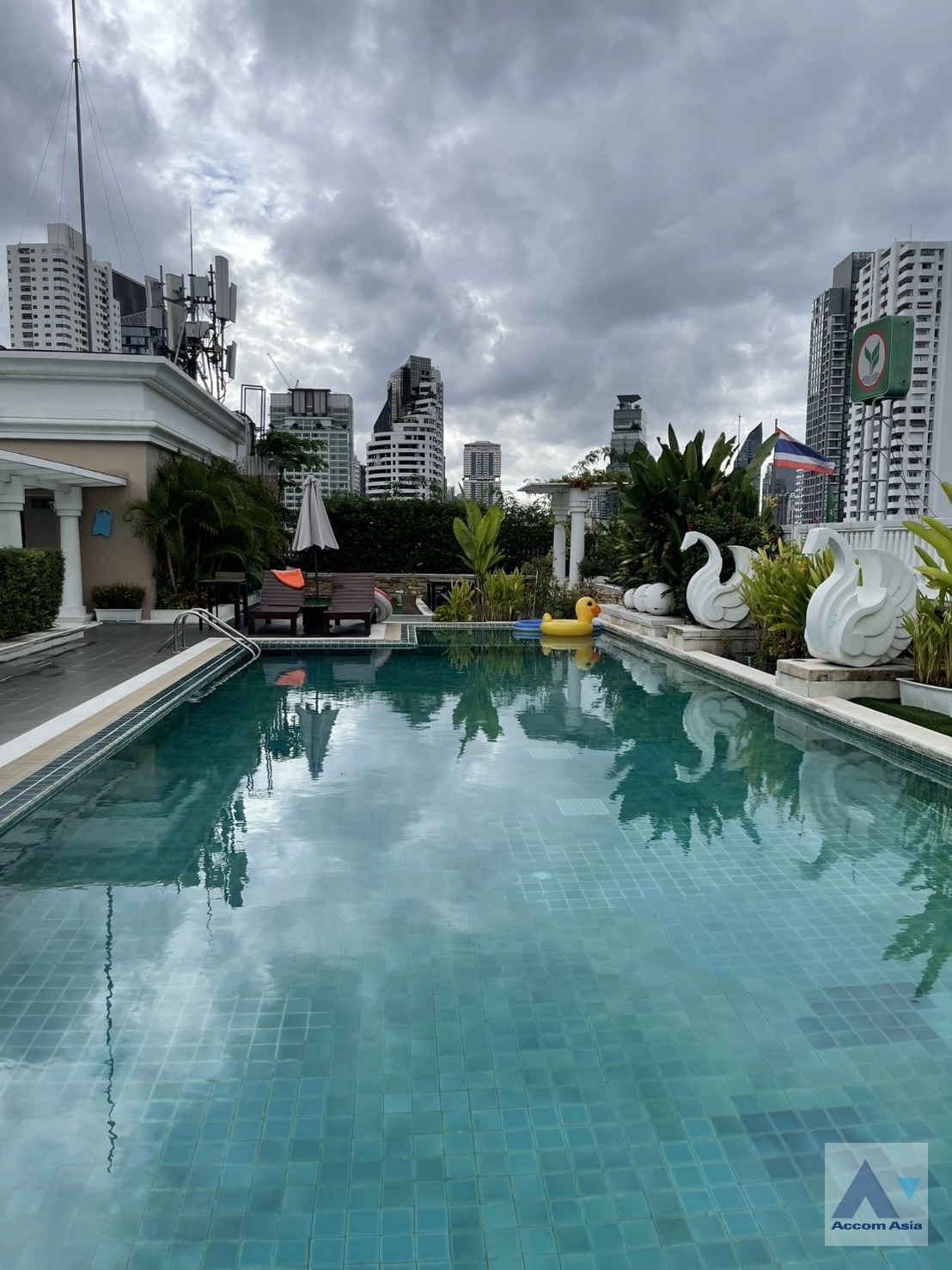  3 br Condominium For Sale in Sukhumvit ,Bangkok BTS Ekkamai at Le Nice Ekamai AA42253